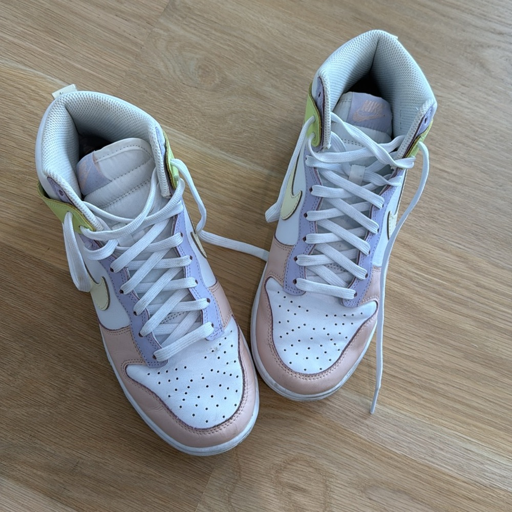 Pastel Nike Dunks High - Picture 2 of 4